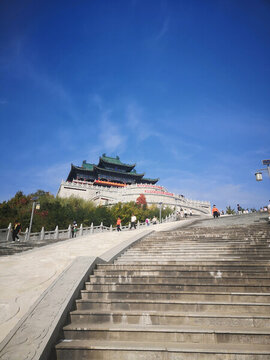山上的寺廟