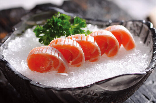 三文魚(yú)腩刺身