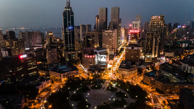 航拍大連中山廣場(chǎng)夜景