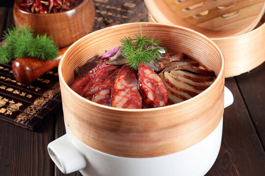 蒸香腸臘肉臘味合蒸臘味雙拼