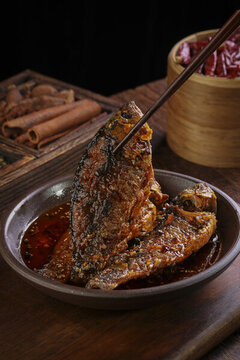 香辣鯽魚