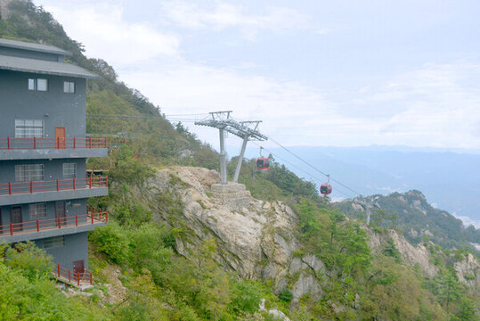 洛陽(yáng)老君山景區(qū)峰林索道