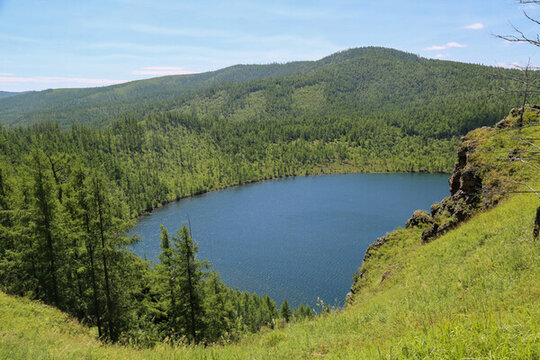 阿爾山駝峰嶺天池