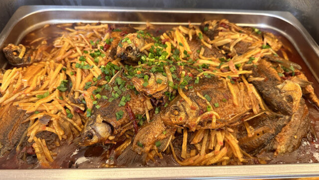 香煎鯽魚
