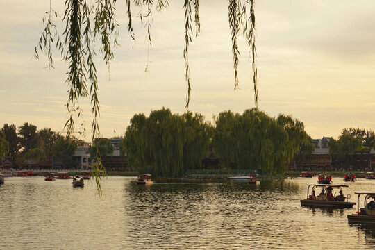 北京什剎海湖景