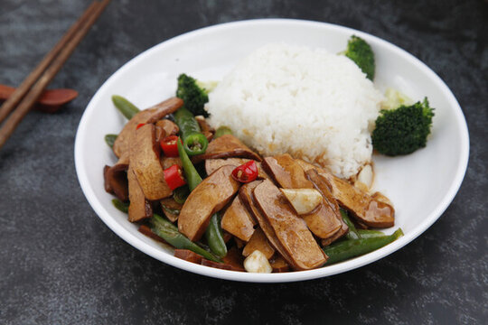 小炒香干蓋飯