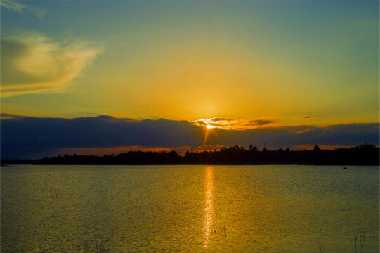 天空夕陽(yáng)