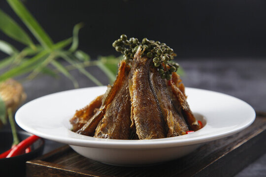 麻辣小黃魚(yú)