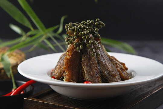 脫骨香酥小黃魚(yú)