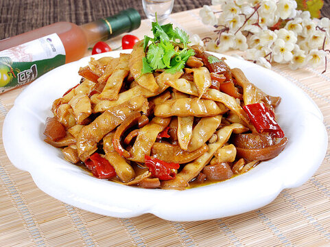 壓鍋肉皮黃豆角
