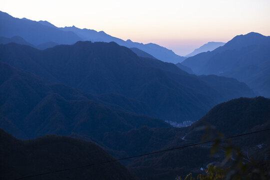 山區(qū)風(fēng)光