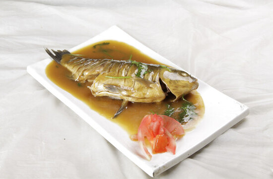 醬燜鯽魚(yú)