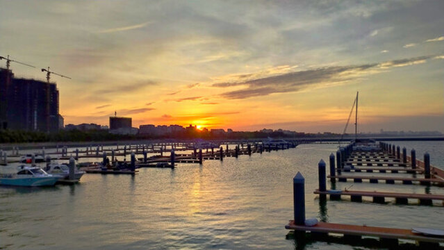 夕陽游艇碼頭