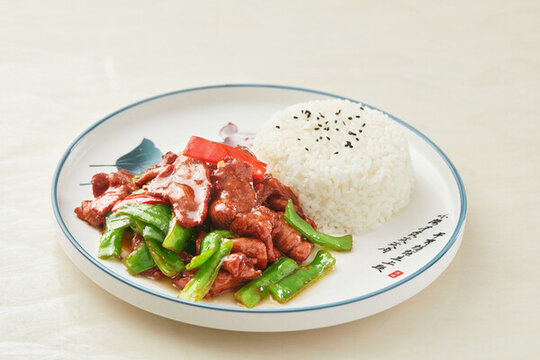 青椒牛柳蓋澆飯