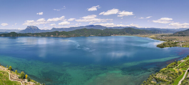 云南麗江瀘沽湖全景