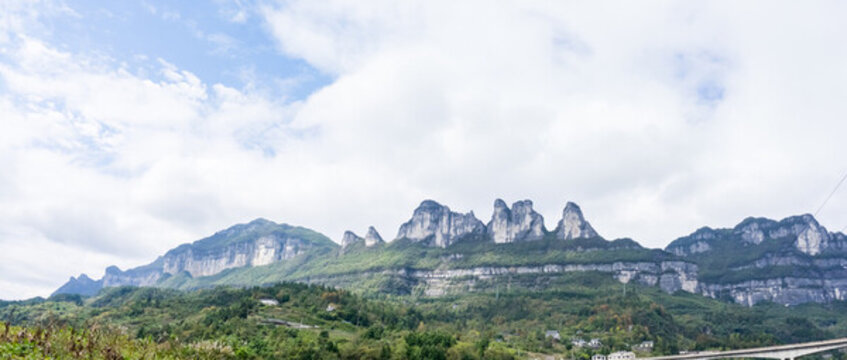 金佛山山脈全景