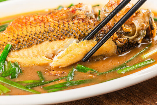 非洲鯽紅燒羅非魚(yú)