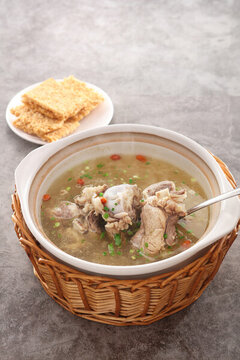 筒子骨湯