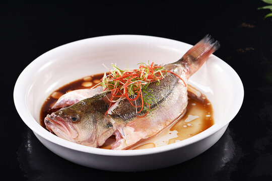 清蒸鱸魚