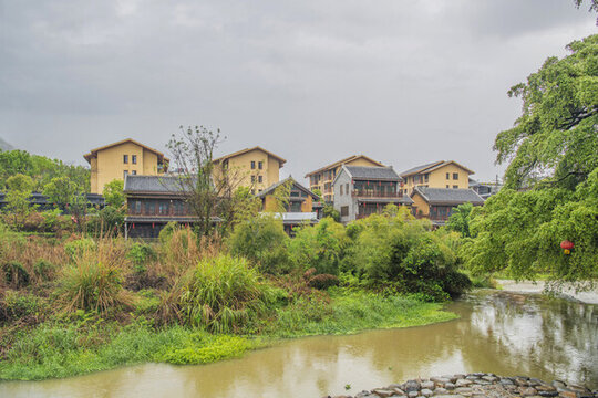 南靖云水謠河邊的多層建筑群