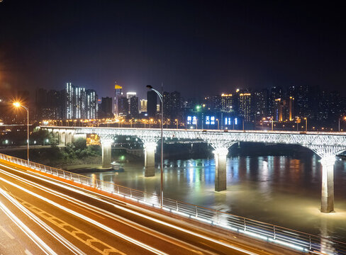 夜晚嘉陵江大橋
