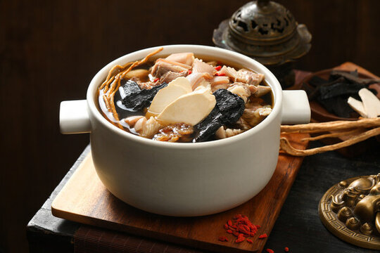 滋補(bǔ)黑山羊肉湯