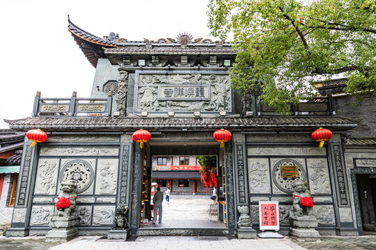 霞嶼禪寺大門
