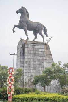 靈山上京馬