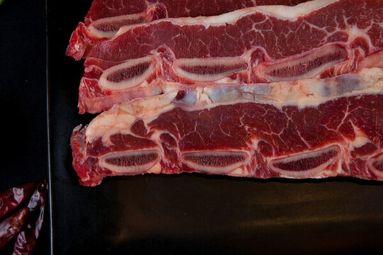 帶骨牛肋條肉