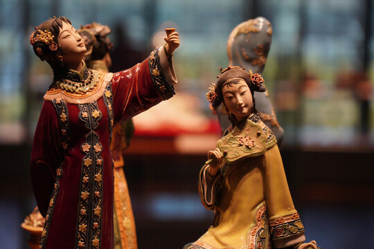 陶瓷中式仕女藝術(shù)展品