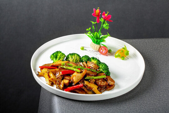 花菇焗鮑魚(yú)