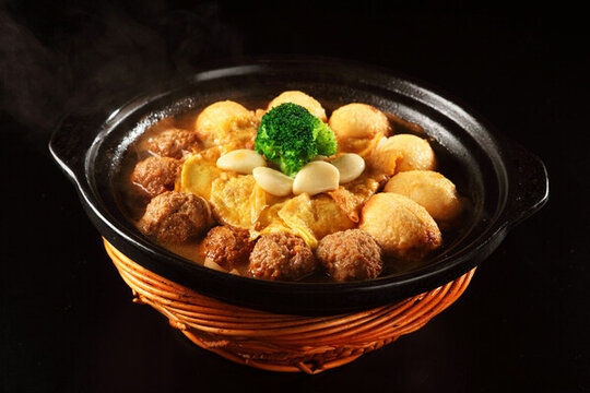 鹵蛋肉圓燒蛋餃