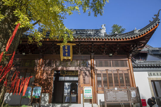 深山寺廟