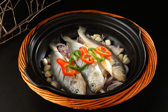 砂鍋焗黃魚