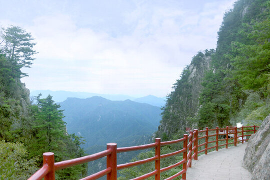 洛陽(yáng)老君山觀光棧道