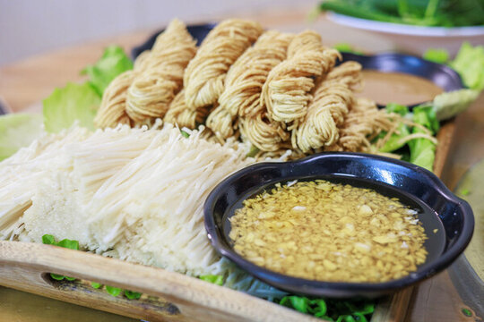 銅鍋火鍋涮肉