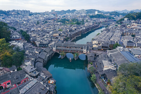 航拍湘西鳳凰古城沱江兩岸