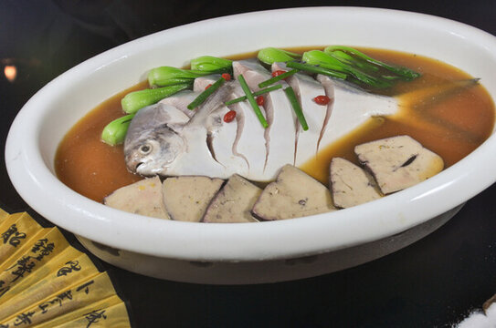 鵝肝燒鯧魚(yú)