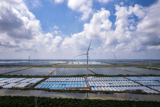 航拍戶外水上光伏電站