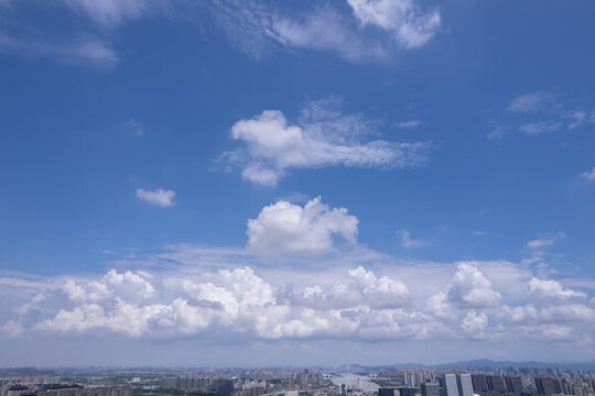 空中風景下的城市天際線
