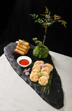 墨魚餅春卷