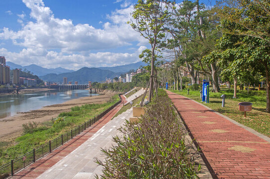 江濱園林景色