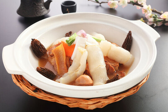 羊肚菌花膠炆雞