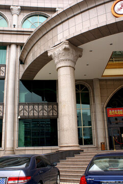 酒店外觀圓柱工程石材建筑