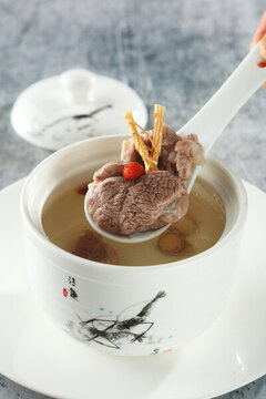 藥膳牛肉湯