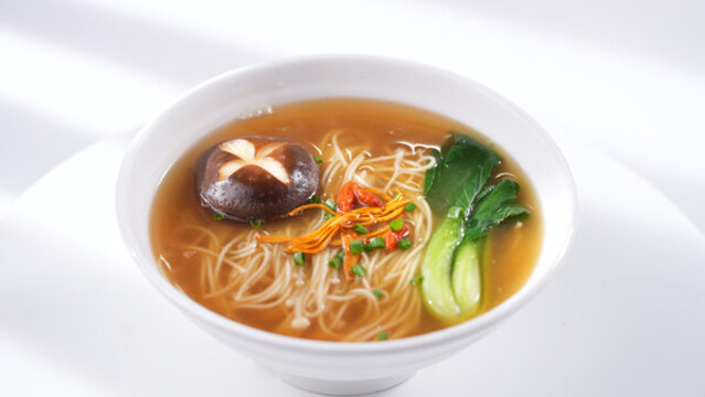 菌湯面條