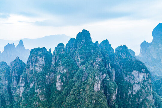 廣西金秀五指山景區(qū)景觀雄奇秀麗