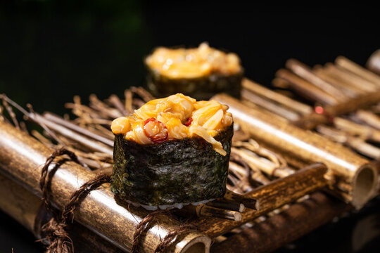 辣味螺肉壽司