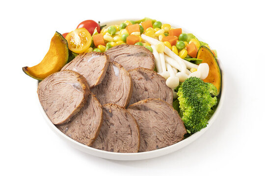 即食輕食牛肉白底