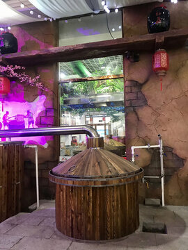 酒蒸餾木桶